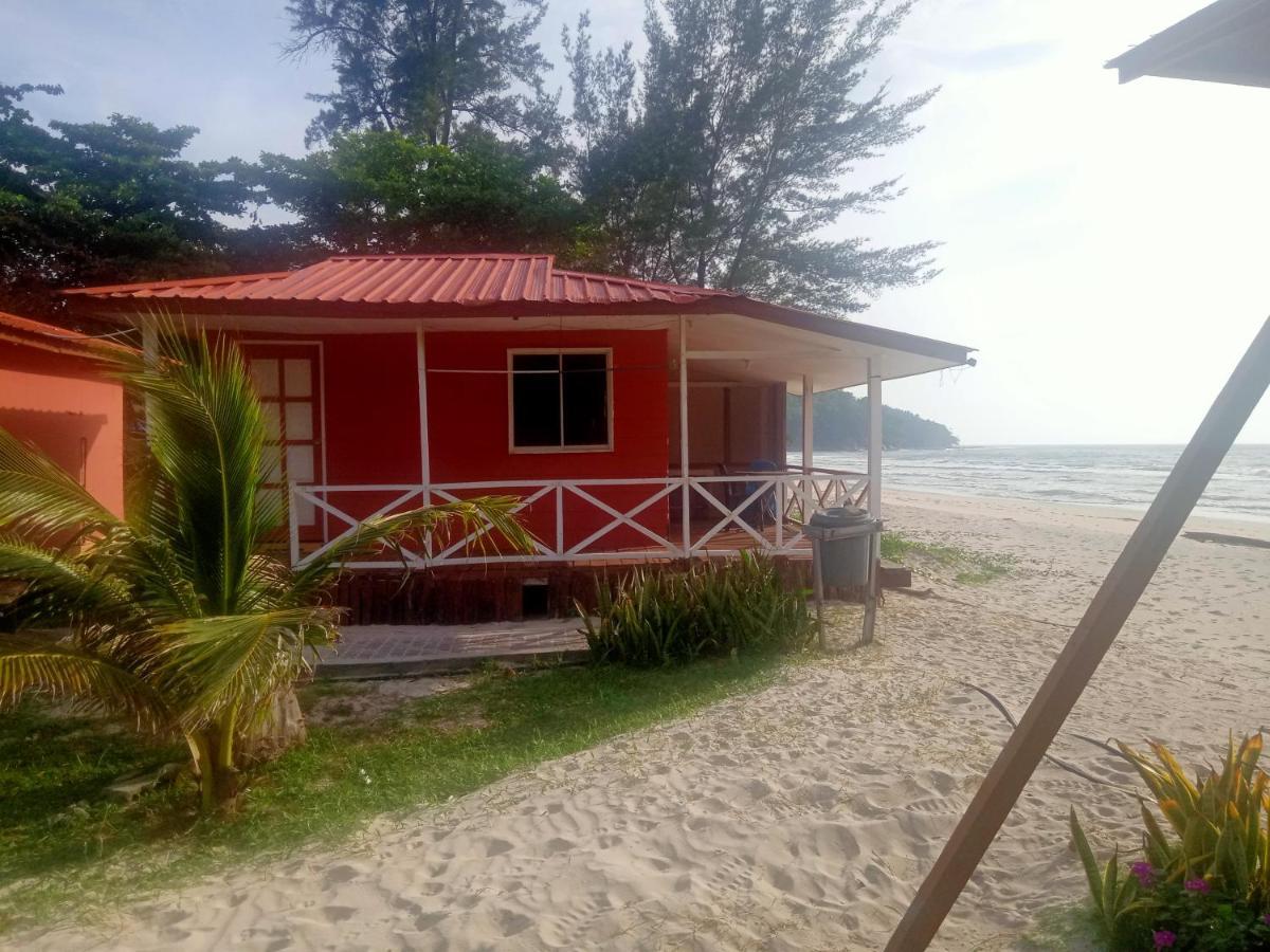 Tumombuvoi Homestay Tiga Papan Buitenkant foto